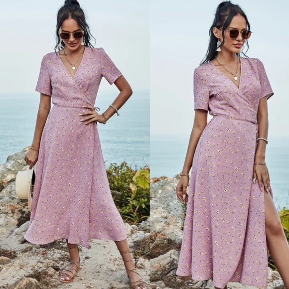 Dresses & Skirts - Boho floral print wrap maxi dress